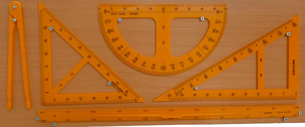 Доска с набором чертежных принадлежностей (1200*500мм)
